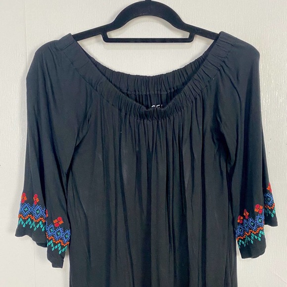 Loft Women’s Black Embroidered Off the Shoulder Top Size Petite Medium. - Picture 4 of 12